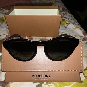Burberry Sunglasses New